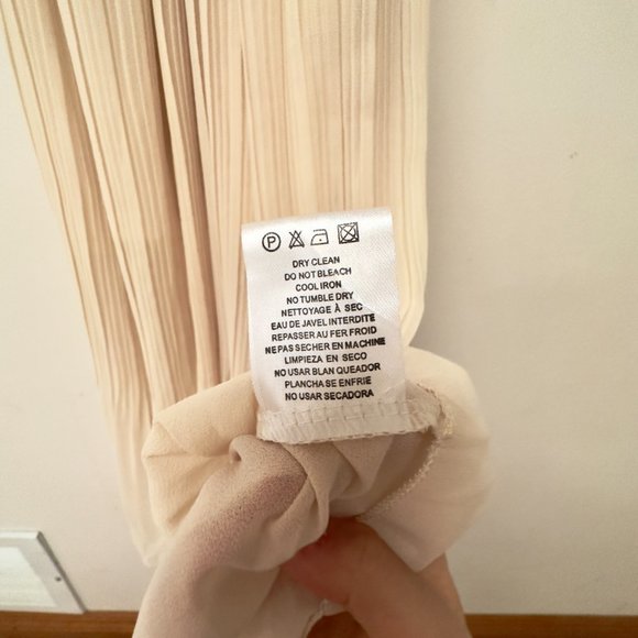 HYPR Beige Maxi Dress - Picture 4 of 4